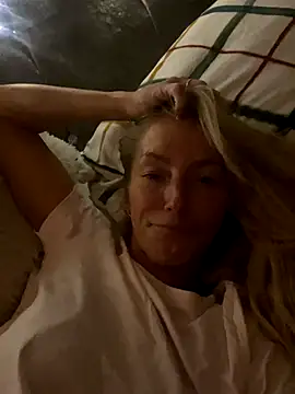 Snapshot of Fiery_Blonde_LexiX chatting on 10-22-25, 10:41 Fiery Blonde LexiX online show from 10-22-25, 10:41