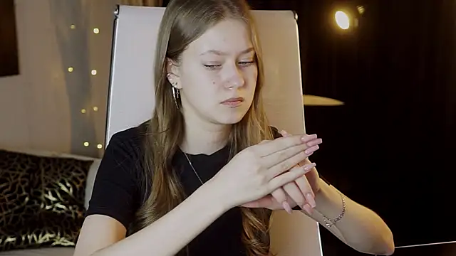 EveMundie online show from 03-11-26, 06:29