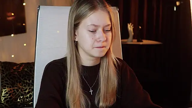 EveMundie online show from 04-17-26, 09:34