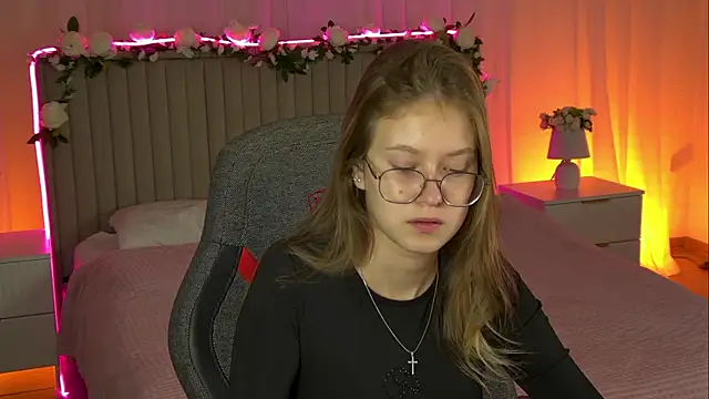 EveMundie online show from 10-21-25, 12:26