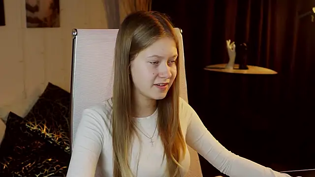 EveMundie online show from 12-18-25, 11:14