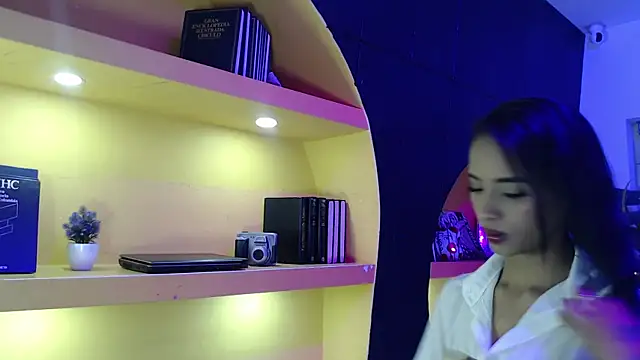 AnahisBennett online show from 04-10-26, 04:41