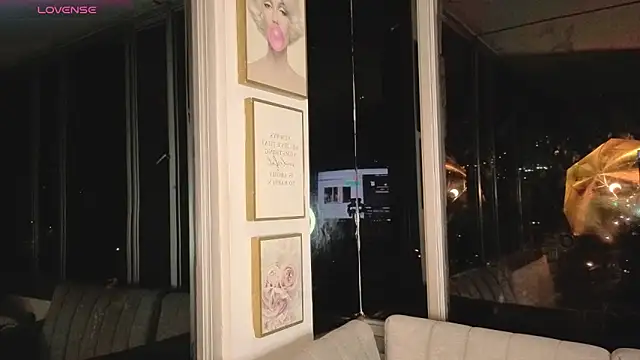 Snapshot of Ivanna_West chatting on 03-17-26, 09:56 Ivanna West online show from 03-17-26, 09:56