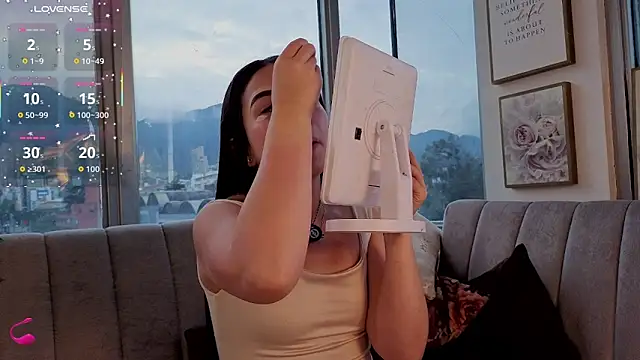 Ivanna West online show from 11-18-25, 11:35