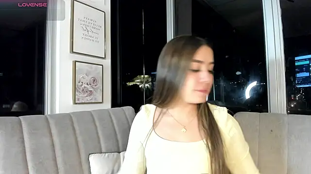 Snapshot of Ivanna_West chatting on 06-24-26, 09:52 Ivanna West online show from 06-24-26, 09:52