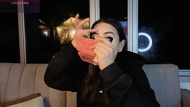 Snapshot of Ivanna_West chatting on 03-25-26, 09:52 Ivanna West online show from 03-25-26, 09:52