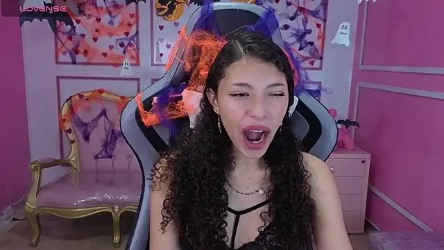 danatella a online show from 10-26-25, 12:49