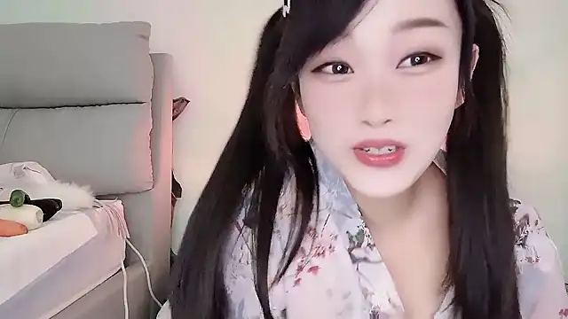 Snapshot of yueyue2003 chatting on 03-20-25, 02:32 yueyue2003 online show from 03-20-25, 02:32
