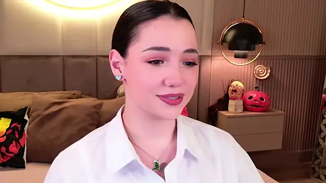 Alice Deleon online show from 10-19-25, 06:49