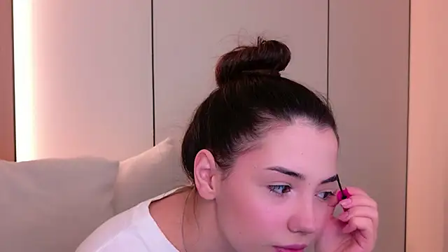 Alice Deleon online show from 04-16-26, 11:11