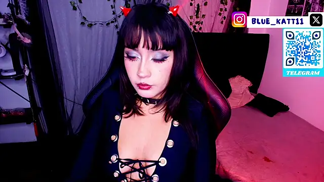 Snapshot of blue_katt chatting on 04-22-26, 12:06 blue katt online show from 04-22-26, 12:06