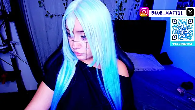 Snapshot of blue_katt chatting on 05-28-26, 03:58 blue katt online show from 05-28-26, 03:58