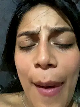 Snapshot of Emily_sharlot chatting on 12-14-25, 11:21 Emily sharlot online show from 12-14-25, 11:21