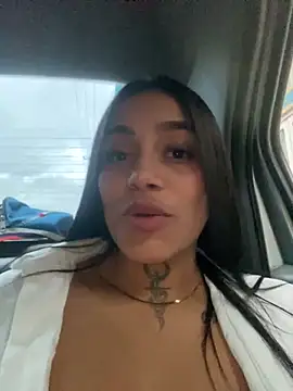 Snapshot of Emily_sharlot chatting on 10-04-25, 10:50 Emily sharlot online show from 10-04-25, 10:50