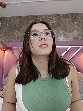 Snapshot of EmmaSulivan chatting on 05-11-26, 02:45 EmmaSulivan online show from 05-11-26, 02:45