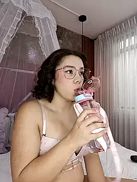 Snapshot of EmmaSulivan chatting on 03-13-25, 01:07 EmmaSulivan online show from 03-13-25, 01:07