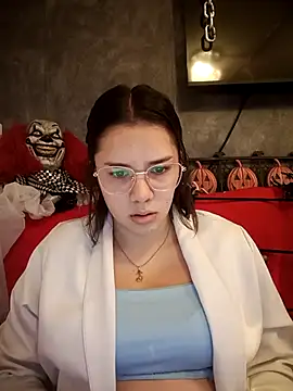 Snapshot of EmmaSulivan chatting on 10-10-25, 12:39 EmmaSulivan online show from 10-10-25, 12:39