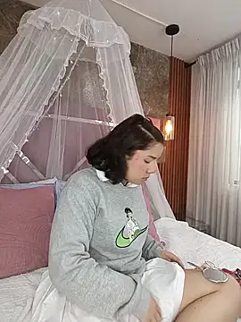 Snapshot of EmmaSulivan chatting on 02-19-25, 01:17 EmmaSulivan online show from 02-19-25, 01:17