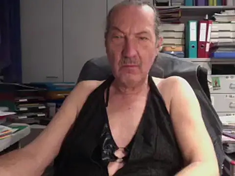 HMStraps01 online show from 02-12-25, 03:27