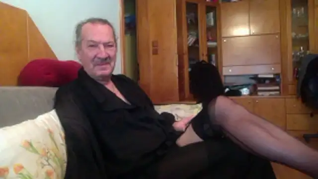 HMStraps01 online show from 01-12-26, 10:11