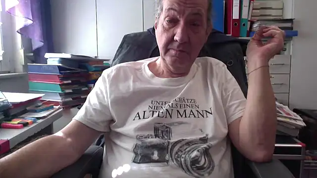 HMStraps01 online show from 02-25-25, 10:26