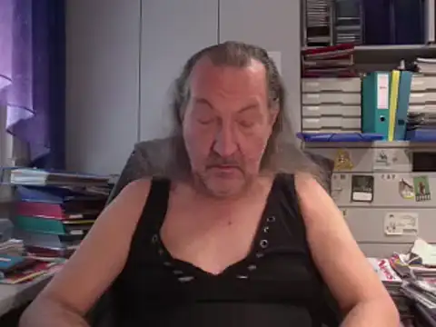 HMStraps01 online show from 12-18-24, 10:08