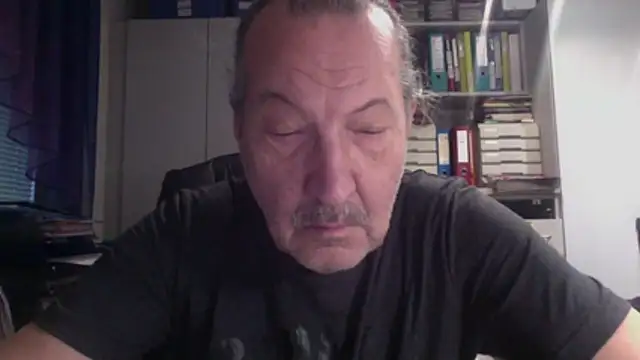 HMStraps01 online show from 12-17-25, 02:33