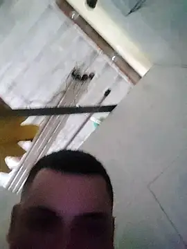 cristhofer001 online show from 03-15-26, 08:16