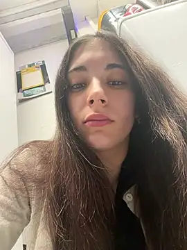 Snapshot of sexymelli18 chatting on 06-10-26, 11:33 sexymelli18 online show from 06-10-26, 11:33