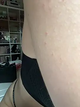 sexymelli18 online show from 03-10-26, 05:28