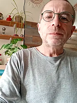 Snapshot of Xavspank2 chatting on 03-13-26, 03:28 Xavspank2 online show from 03-13-26, 03:28