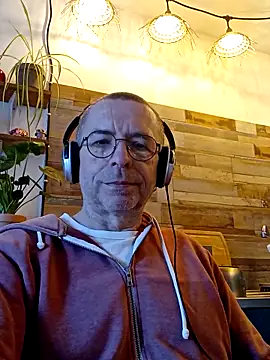 Snapshot of Xavspank2 chatting on 03-09-26, 10:52 Xavspank2 online show from 03-09-26, 10:52