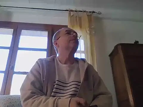 Snapshot of Xavspank2 chatting on 04-05-26, 07:48 Xavspank2 online show from 04-05-26, 07:48