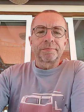 Snapshot of Xavspank2 chatting on 06-16-26, 07:41 Xavspank2 online show from 06-16-26, 07:41