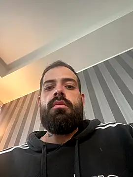 guccititi online show from 11-04-25, 05:28