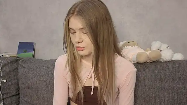 Snapshot of CarolinePepper chatting on 07-03-26, 01:28 CarolinePepper online show from 07-03-26, 01:28