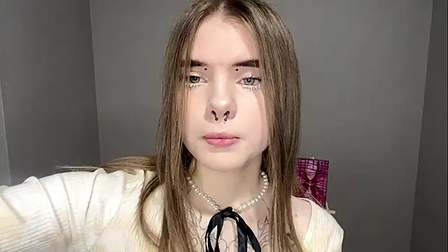 Snapshot of CarolinePepper chatting on 03-01-25, 04:33 CarolinePepper online show from 03-01-25, 04:33