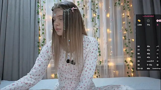 Snapshot of CarolinePepper chatting on 01-17-26, 01:58 CarolinePepper online show from 01-17-26, 01:58