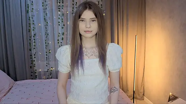 CarolinePepper online show from 04-15-26, 02:10