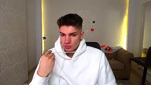 MaxKaiden online show from 10-23-25, 04:55