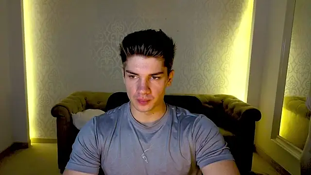 Snapshot of MaxKaiden chatting on 06-04-26, 03:55 MaxKaiden online show from 06-04-26, 03:55