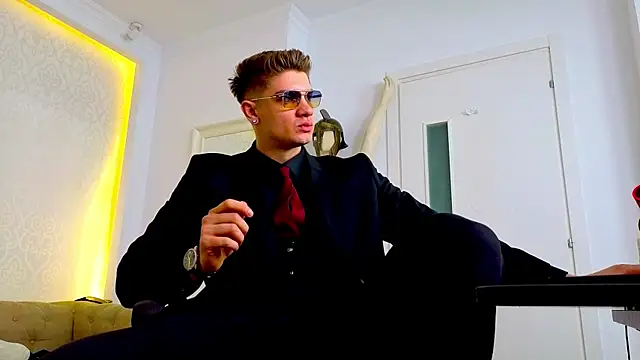 Snapshot of MaxKaiden chatting on 04-18-26, 04:59 MaxKaiden online show from 04-18-26, 04:59