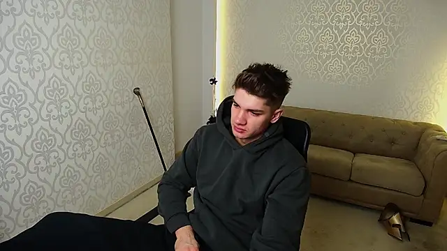 MaxKaiden online show from 11-22-25, 05:39