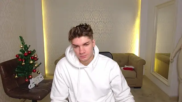 MaxKaiden online show from 12-22-25, 05:40