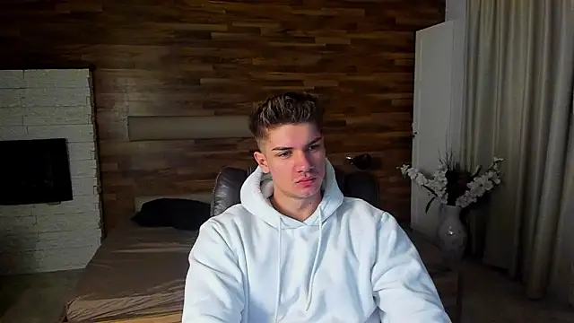 MaxKaiden online show from 03-19-26, 05:18