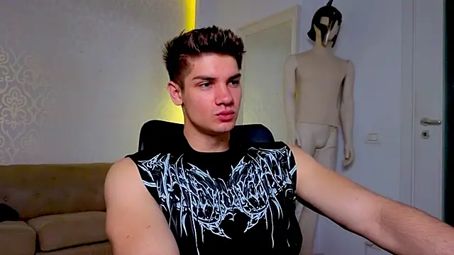 Snapshot of MaxKaiden chatting on 05-28-26, 04:53 MaxKaiden online show from 05-28-26, 04:53