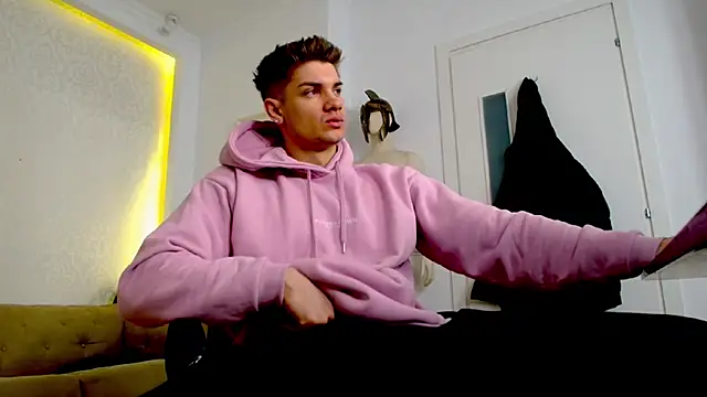 MaxKaiden online show from 04-10-26, 04:30