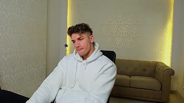 MaxKaiden online show from 11-23-25, 05:28