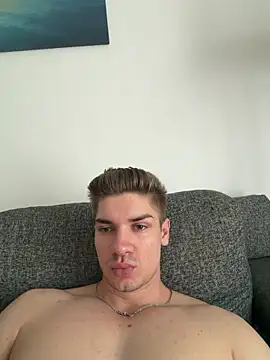 Snapshot of MaxKaiden chatting on 05-23-26, 06:56 MaxKaiden online show from 05-23-26, 06:56