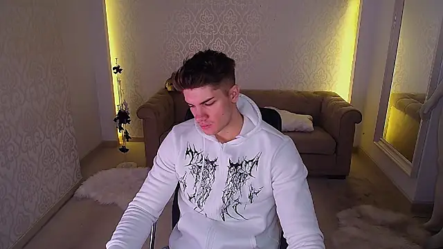 MaxKaiden online show from 11-25-25, 05:41